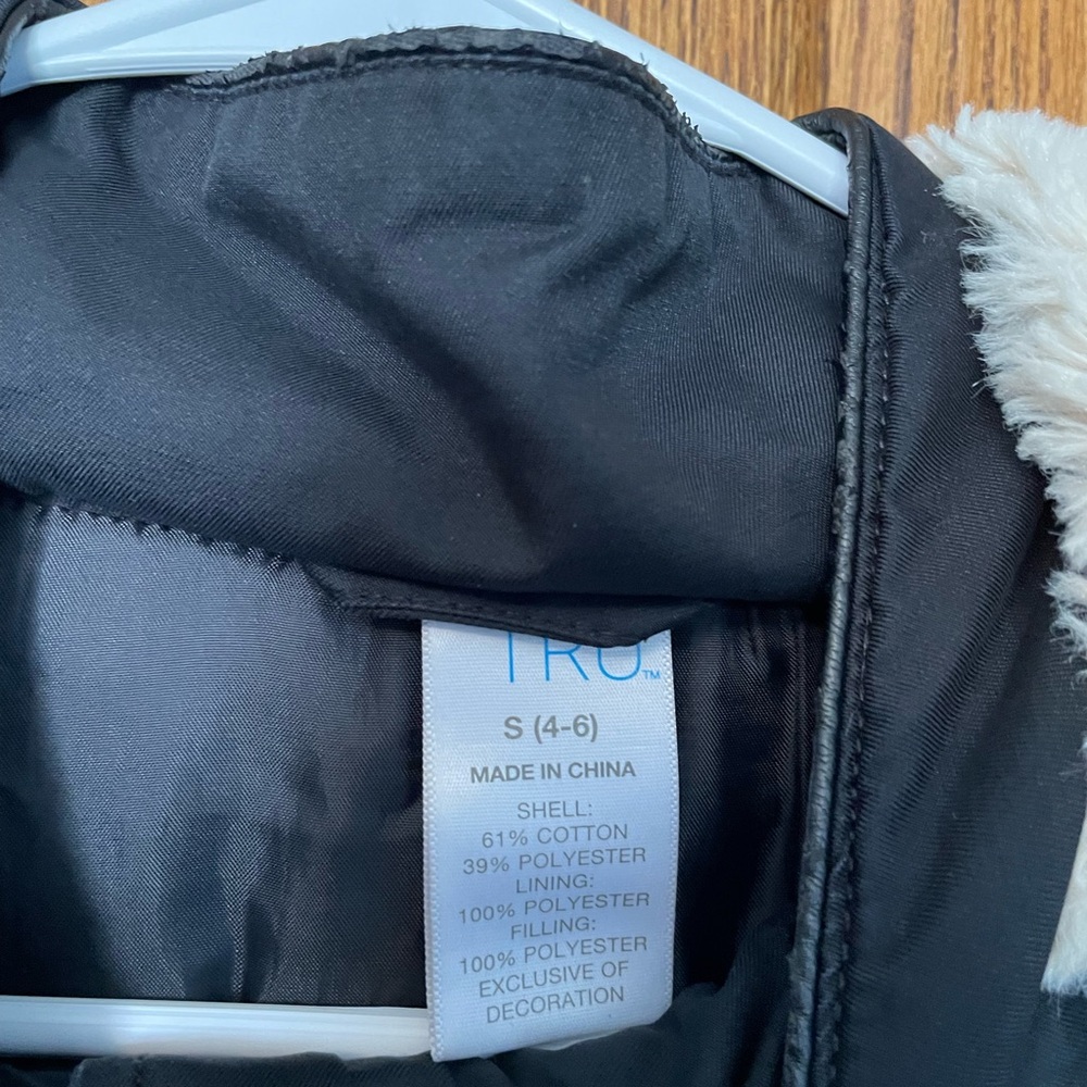 🦋3 for $10🦋 Women's Black Hooded Winter Coat - Picture 2 of 4